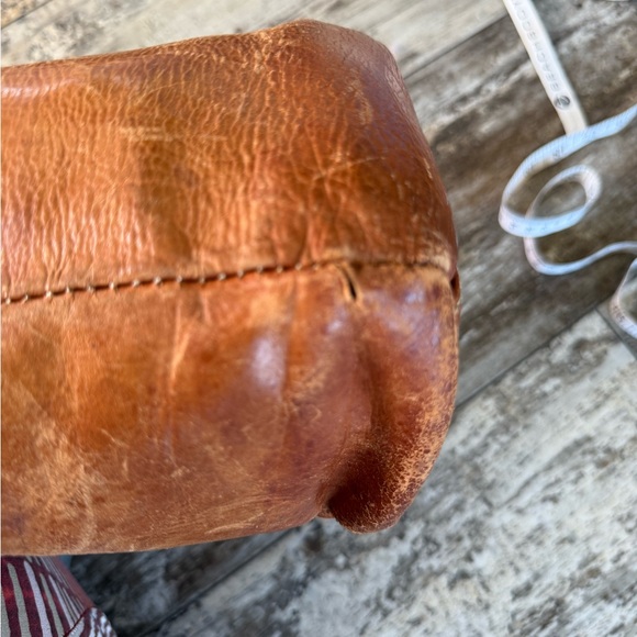 2 for $30 sale: vintage artisan-crafted brown leather bucket bag Uruguay (fair) - Picture 4 of 10